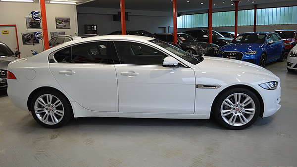 Jaguar XE 20d Prestige Autom. Foto 5