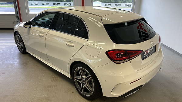 Mercedes A180 AMG Line Foto 2