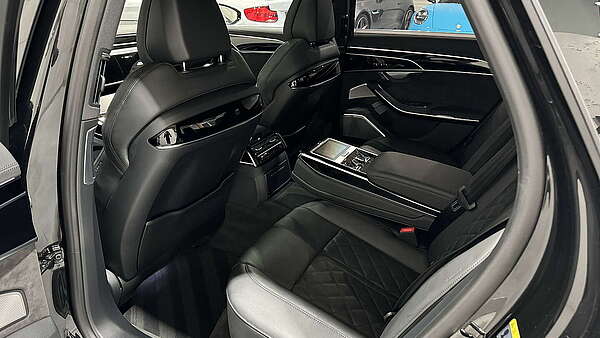 Audi A8 60 TFSI e PHEV Quattro Foto 26