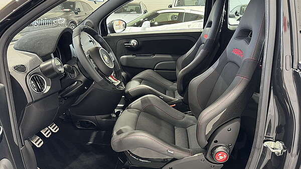 Abarth 695C Competizione 2023 Foto 14
