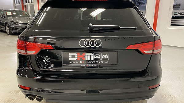 Audi A4 Avant B9 2.0 TDI schwarz Foto 3