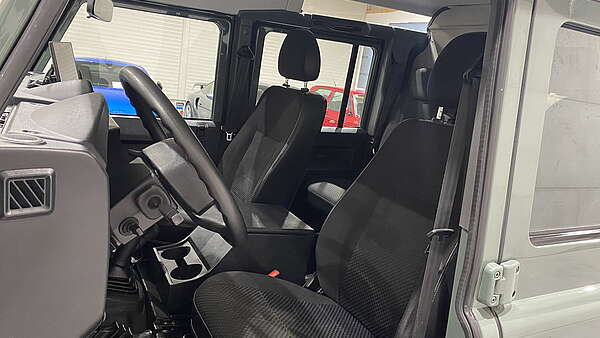 Land Rover Defender 110 Station Wagon E 2,2 Foto 15