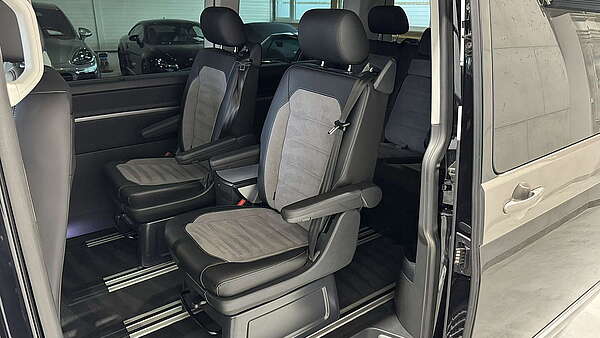 VW Multivan T6.1 2.0 TDI 4Motion DSG Highline 2022 Foto 15
