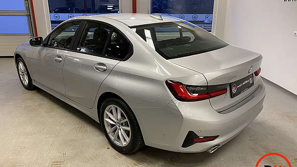 BMW 320i xDrive Automatik (G20) Foto 2