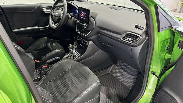 Ford Puma ST-X Foto 13