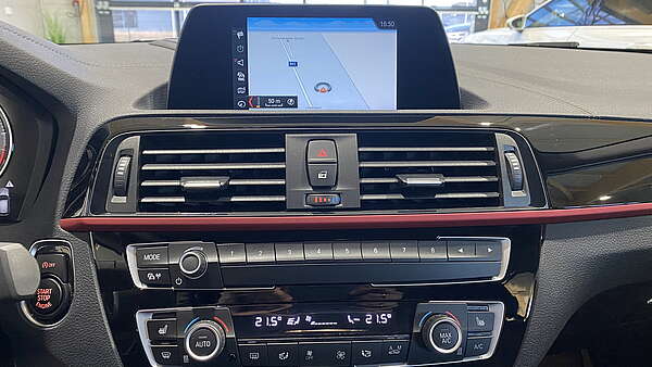 BMW 120d xDrive Sport Line Aut. 2019 Foto 21