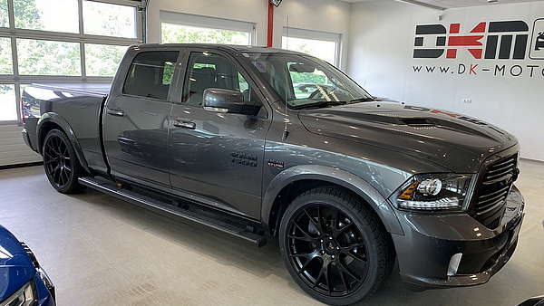 Dodge Ram 1500 Sport Crew Cab Long Bed Foto 0