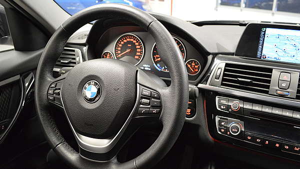 BMW 320d F31 Touring Automatik Foto 9