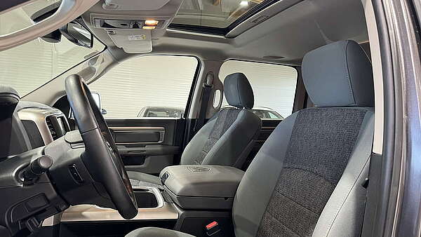 Dodge Ram 1500 5,7 V8 Hemi Classic Crew Cab Foto 13