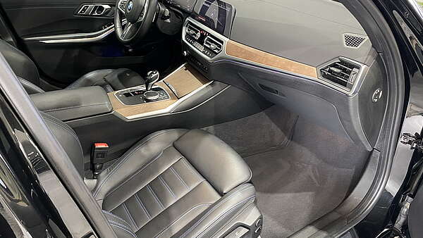 BMW 330d xDrive M-Paket Limousine Aut. (G20) Foto 13