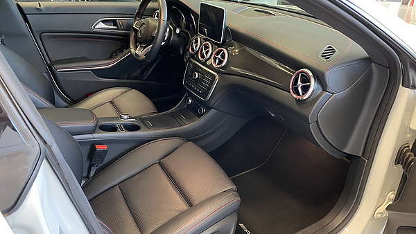 Mercedes CLA 220d Shooting Brake 4-Matic Autom. Foto 17