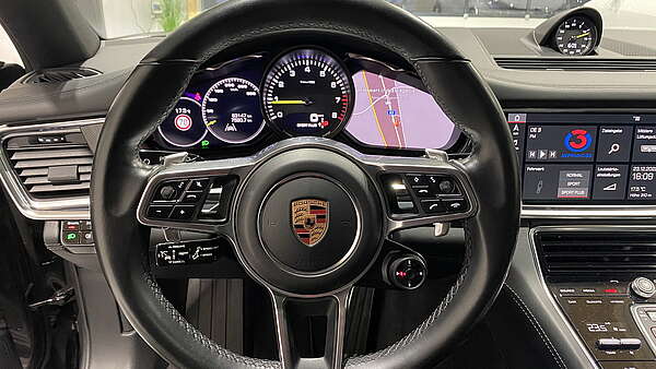 Porsche Panamera 4 e-Hybrid Sport Turismo Foto 32