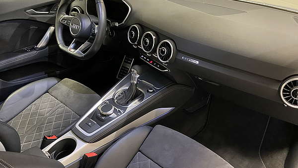 Audi TT Quattro 2.0 TFSI S-Tronic S-Line Foto 16