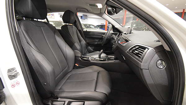 BMW 118d Facelift Automatik Sport Line Foto 17