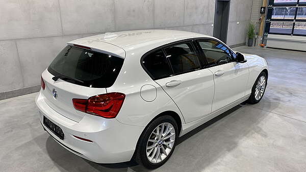 BMW 120d xDrive Sport Line Aut. 2019 Foto 2