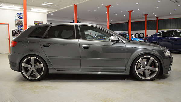 Audi RS3 Sportback 8P grau Foto 5