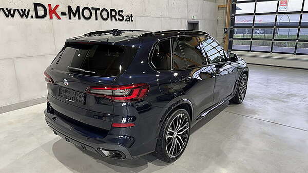 BMW X5 30d xDrive G05 M-Sport Carbon Schwarz 2022 Foto 2