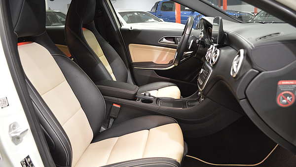 Mercedes A220 CDI AMG (Facelift) Foto 17