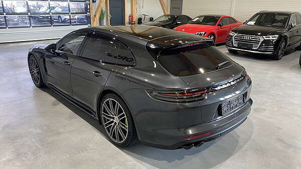 Porsche Panamera Turbo S e-Hybrid PHEV Sport Turismo Foto 4