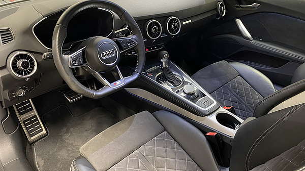 Audi TT Quattro 2.0 TFSI S-Tronic S-Line Foto 12