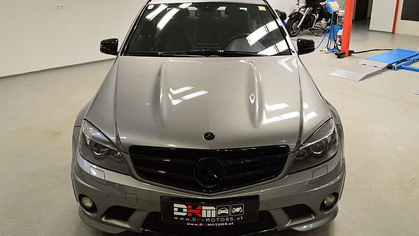 Mercedes C63 Limo grau Foto 8