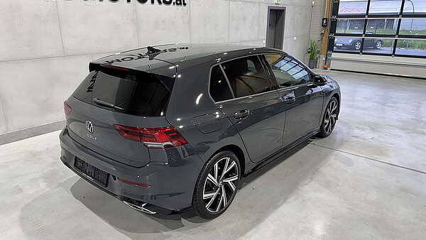VW Golf 8 R-Line 1,5 TSI grau Foto 2