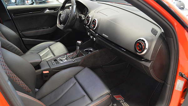 Audi RS3 8V Foto 11