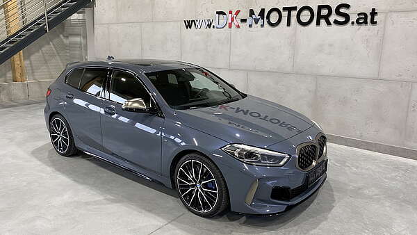 BMW M135i (F40) xDrive Autm. Storm Bay Foto 1