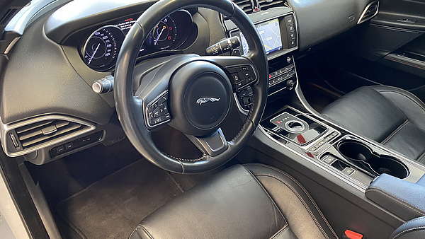 Jaguar XE 20d E-Performance Prestige Autom. Foto 18
