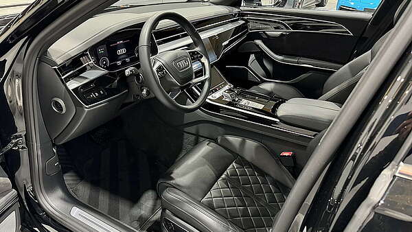 Audi A8 60 TFSI e PHEV Quattro Foto 13