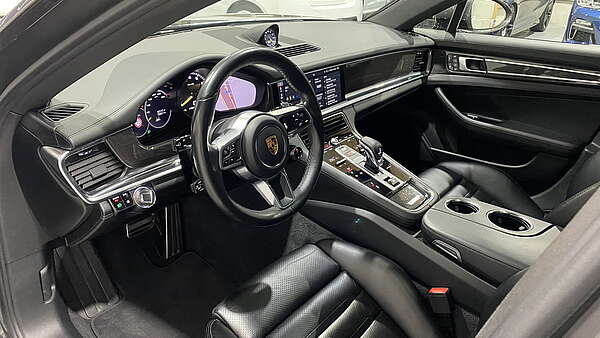 Porsche Panamera 4 e-Hybrid Sport Turismo Foto 14