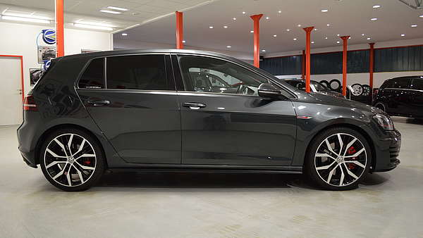 VW Golf 7 GTI Performance grau Foto 5