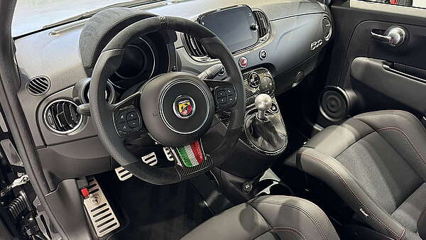 Abarth 695C Competizione 2023 Foto 16