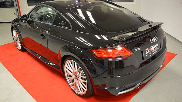 Audi TT 8S S-Line schwarz Foto 3