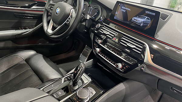 BMW 530d xDrive G31 Kombi Luxury Line Autm. Foto 12