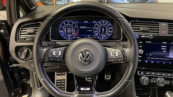 VW Golf 7R DSG Facelift schwarz Foto 29