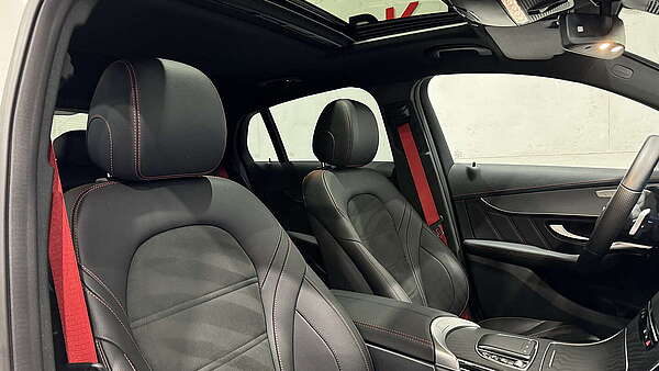 Mercedes GLC 300e Coupe 4Matic AMG Line (Facelift) Foto 17