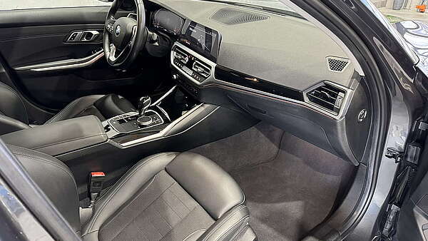 BMW 320i Touring (G21) Sport Line Aut. Foto 15