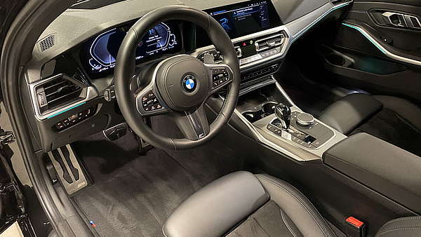 BMW 330e G21 Hybrid xDrive Touring Autm. M-Paket Foto 16