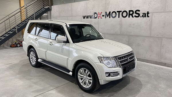 Mitsubishi Pajero Wagon Allrad 3,2 DI-D Aut. 7-Sitzer Foto 1