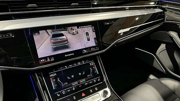 Audi A8 60 TFSI e PHEV Quattro Foto 47
