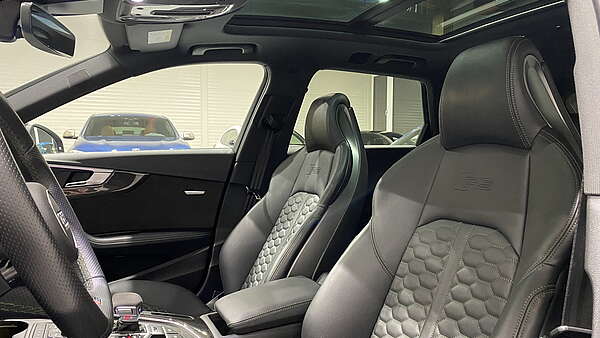Audi RS4 Avant 2,9 TFSI B9 Exclusive Foto 8