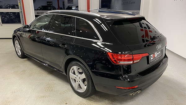 Audi A4 Avant B9 2.0 TDI schwarz Foto 2