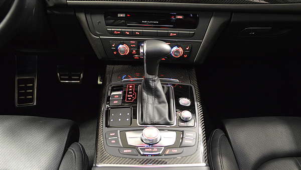 Audi RS6 Avant 4G grau Foto 19