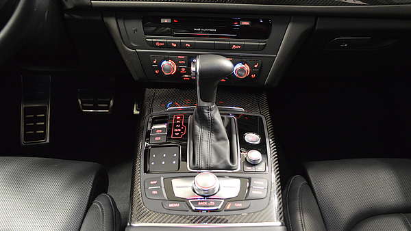 Audi RS6 Avant 4G grau Foto 19