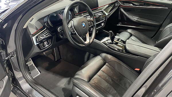 BMW 530d xDrive G31 Kombi Luxury Line Autm. Foto 5
