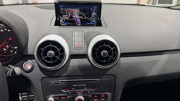 Audi A1 Sportback 1,4 TFSI S-Tronic S-Line Foto 22