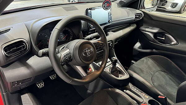 Toyota Yaris GR High Performance Emotional Red Metallic Foto 17