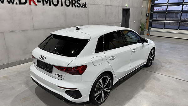 Audi A3 SB 40 TFSI Quattro S-Tronic S-Line 2023 Foto 2