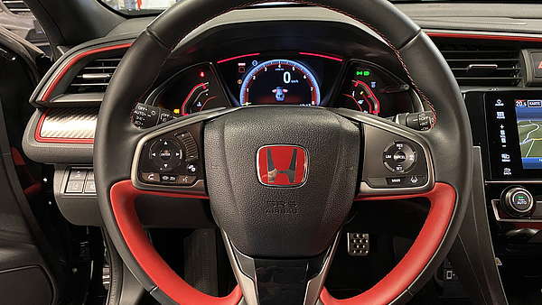 Honda Civic Type R GT schwarz Foto 24